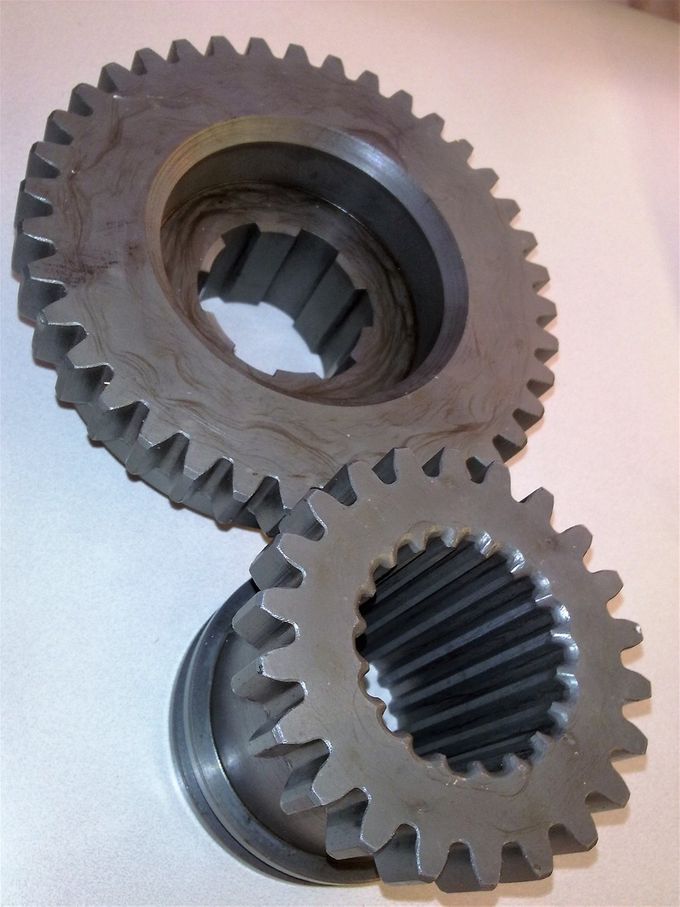 10-vaihteisen vaihteiston aluevaihtajan hammaspyörät. Pieni puoli pysyy vakiona ja isompi puoli nopeutuu n 52 %. Hinta on 650 euroa (sis. ALV). (Gears for 10-speed gearboxes area selector -- keeps LOW area original and increases HIGH area speeds about 52 %. Gears and other parts delivered to EU countries. Prices include VAT. Communication languages: english, deutsch, svenska, suomi)